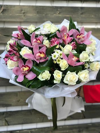 Букет цветов из: Розы и Хризантемы в Волчанске