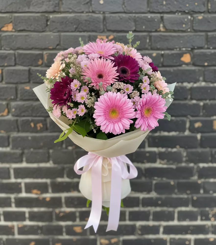 Букет цветов из: Герберы и Хризантемы в Волчанске