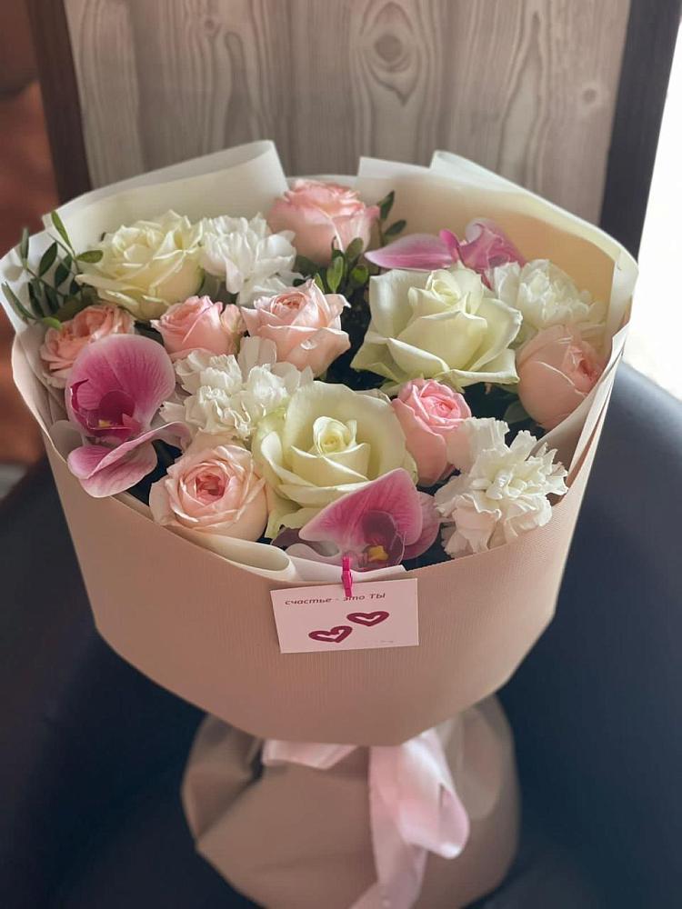 Букет цветов из: Орхидеи, Розы и Гвоздики в Волчанске