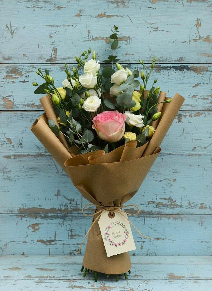 Букет цветов из: Розы и Лизиантусы в Волчанске