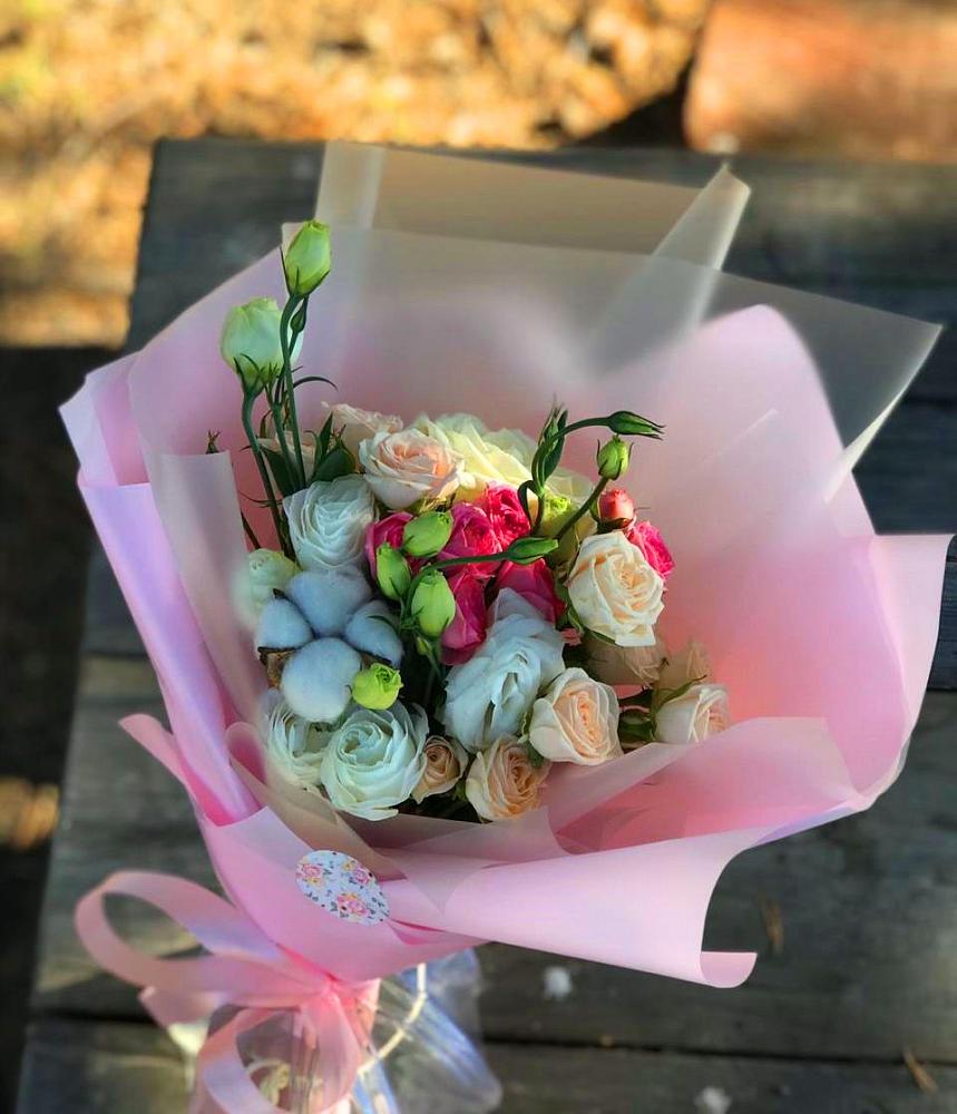 Букет цветов из: Розы и Лизиантусы в Волчанске