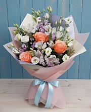Букет цветов из:  Лизиантусы, Розы, Альстромерии и Гипсофила в Волчанске