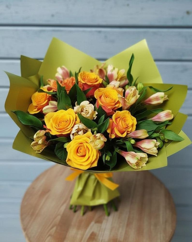 Букет цветов из: Альстромерии и Розы в Волчанске